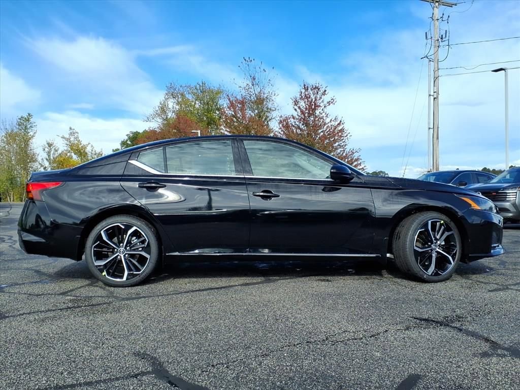 New 2025 Nissan Altima 2.5 SR w/ SR Premium Package image 3