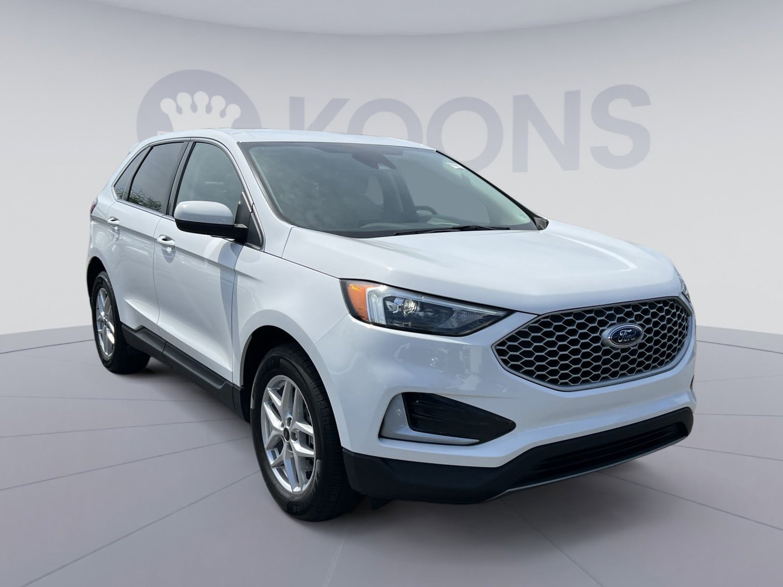 Used 2024 Ford Edge SEL AWD/4WD image 2