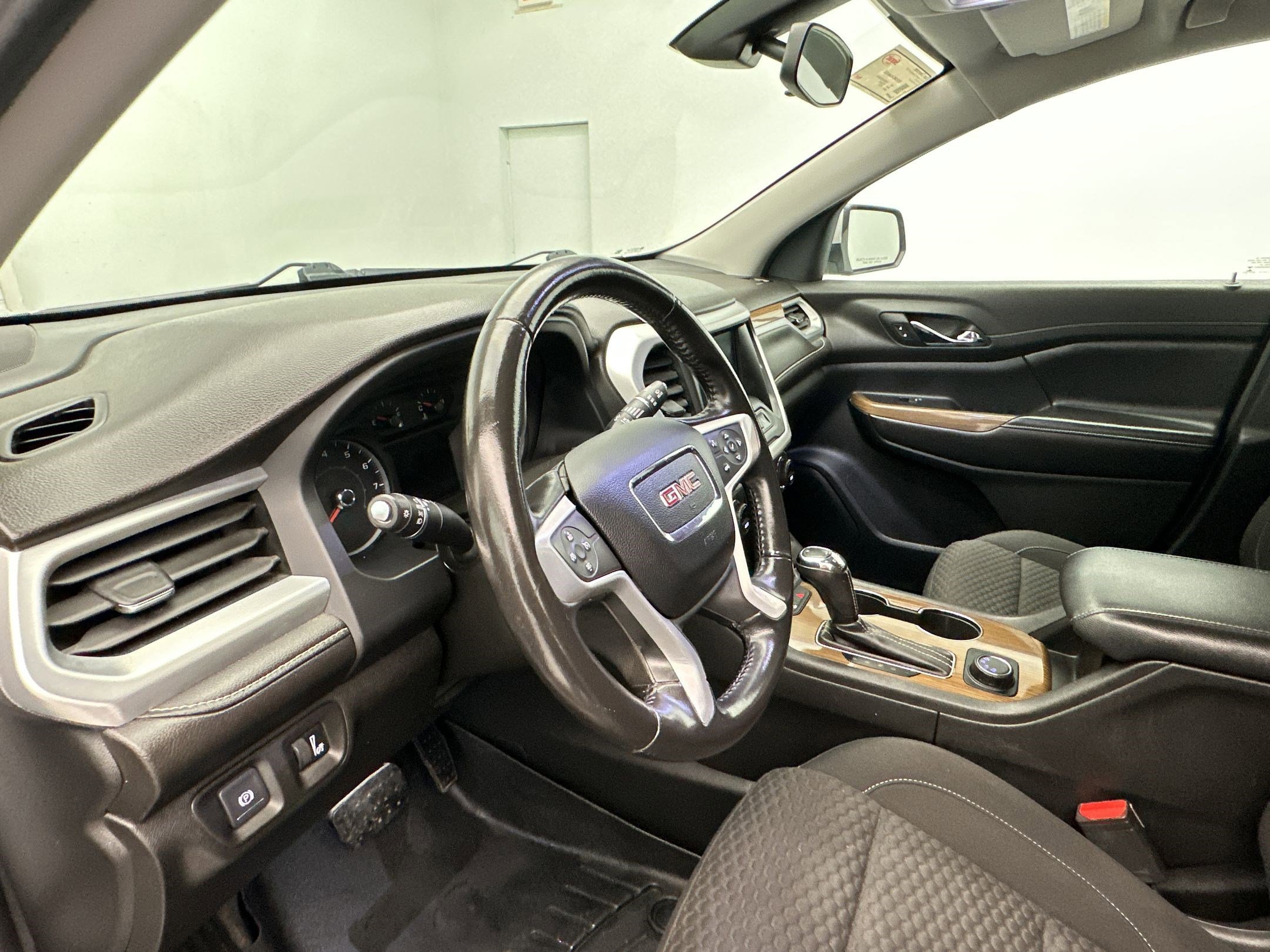 Certified 2019 GMC Acadia SLE AWD/4WD image 4