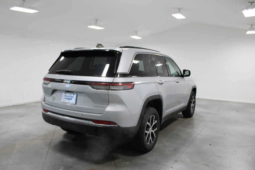 Used 2024 Jeep Grand Cherokee Limited image 9