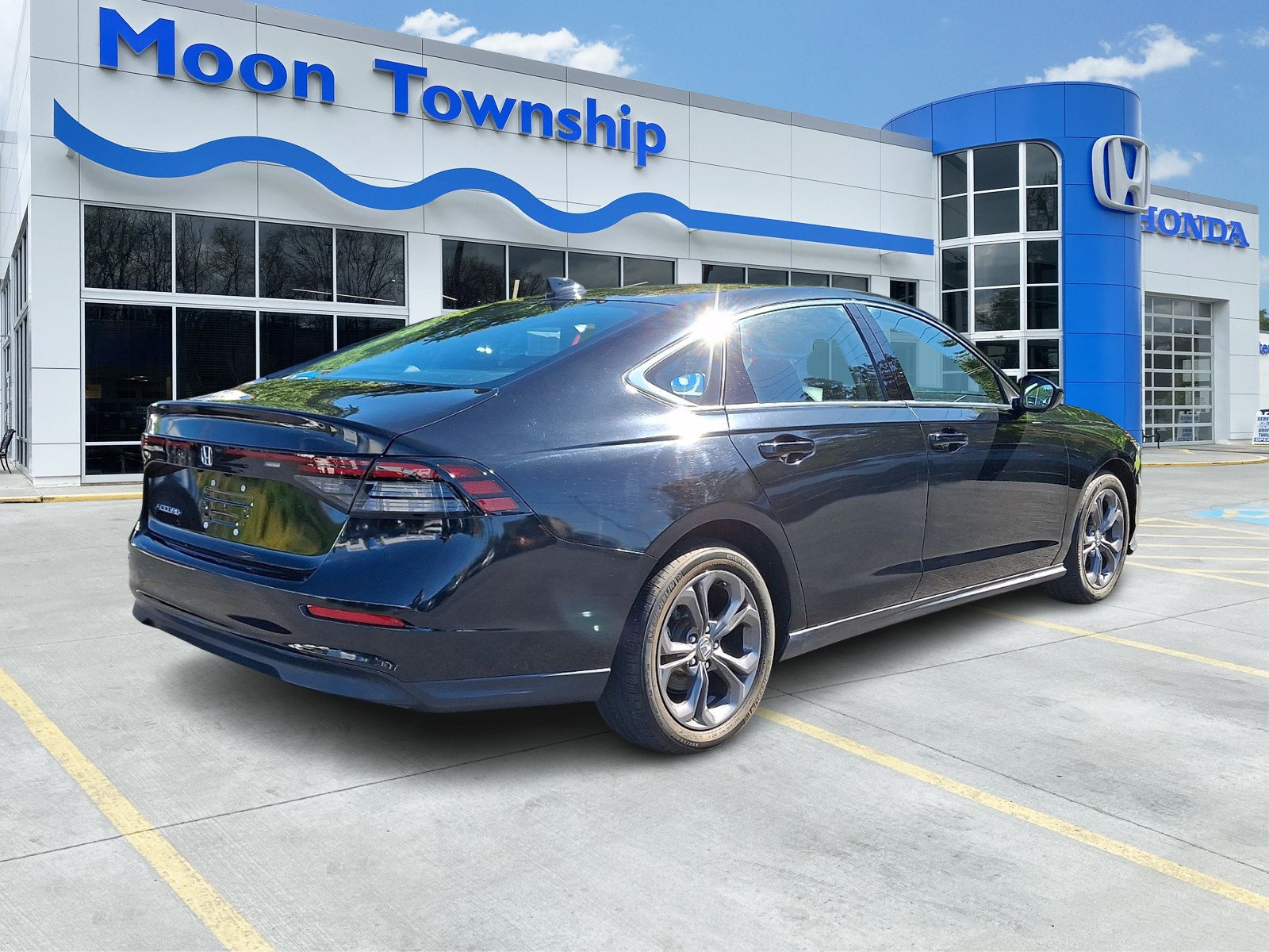 Used 2023 Honda Accord EX image 6