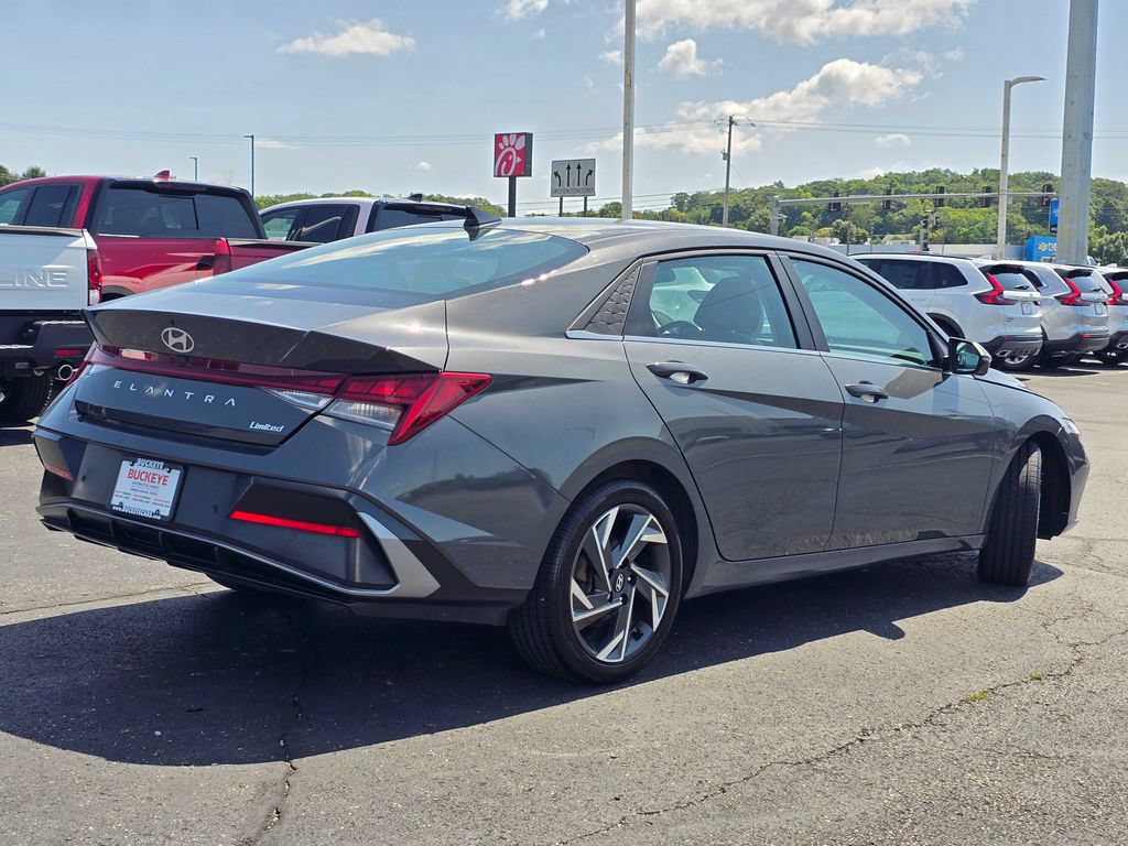 Used 2024 Hyundai Elantra Limited FWD image 8