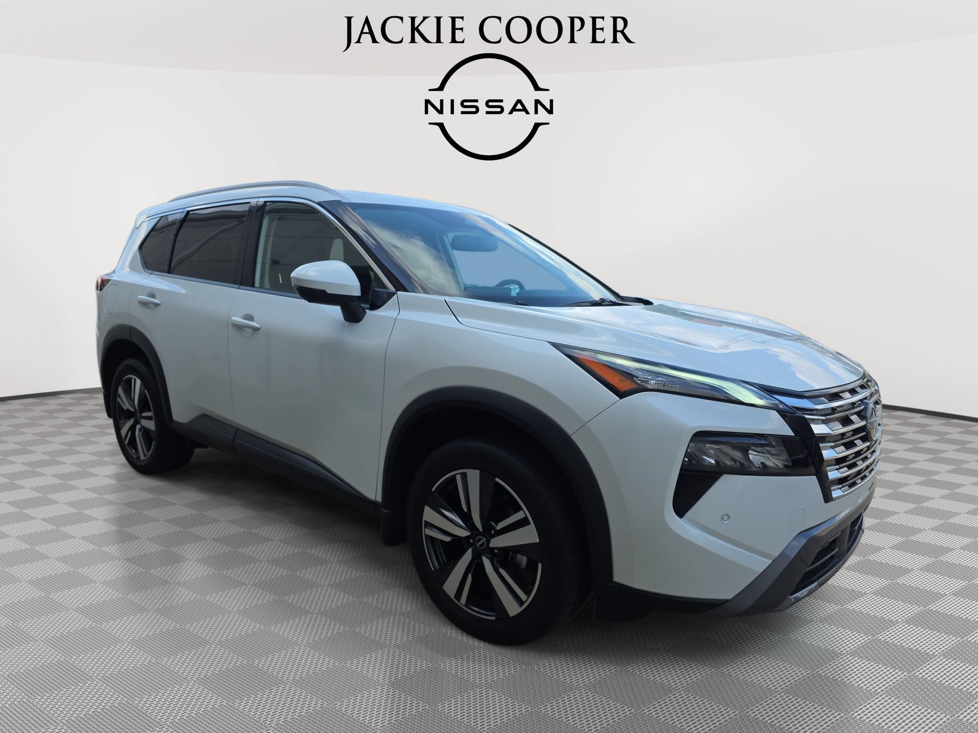 Used 2025 Nissan Rogue SL w/ SL Premium Package AWD/4WD image 3