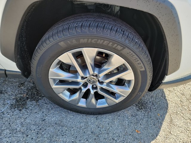 Used 2025 Toyota RAV4 Limited FWD image 10