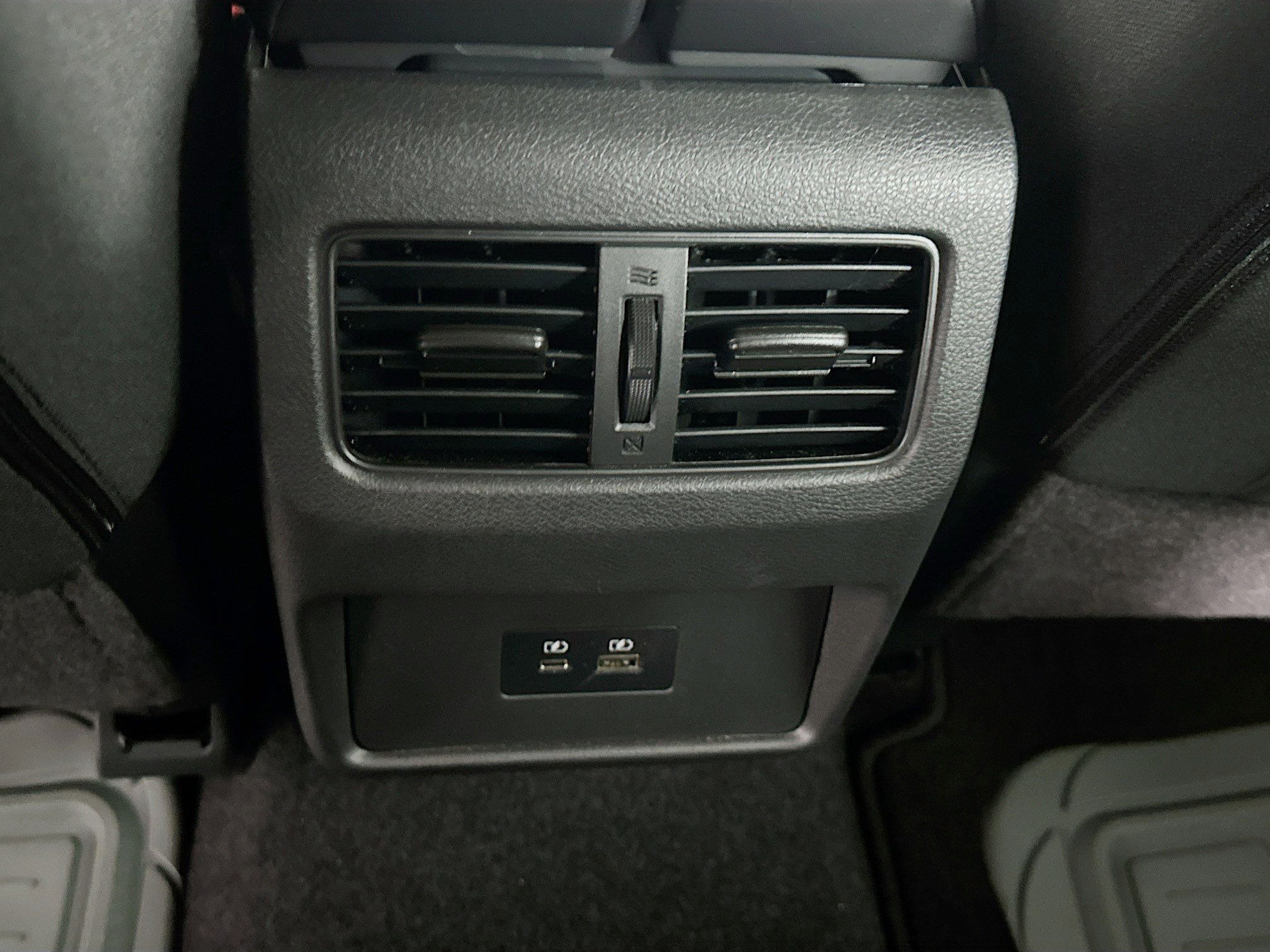 Used 2023 Nissan Rogue SV FWD image 26