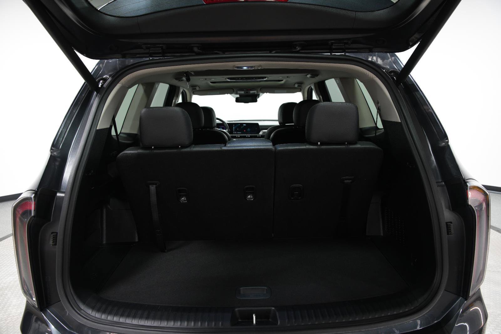 Used 2023 Kia Telluride EX w/ EX Captain's Chair Package image 13