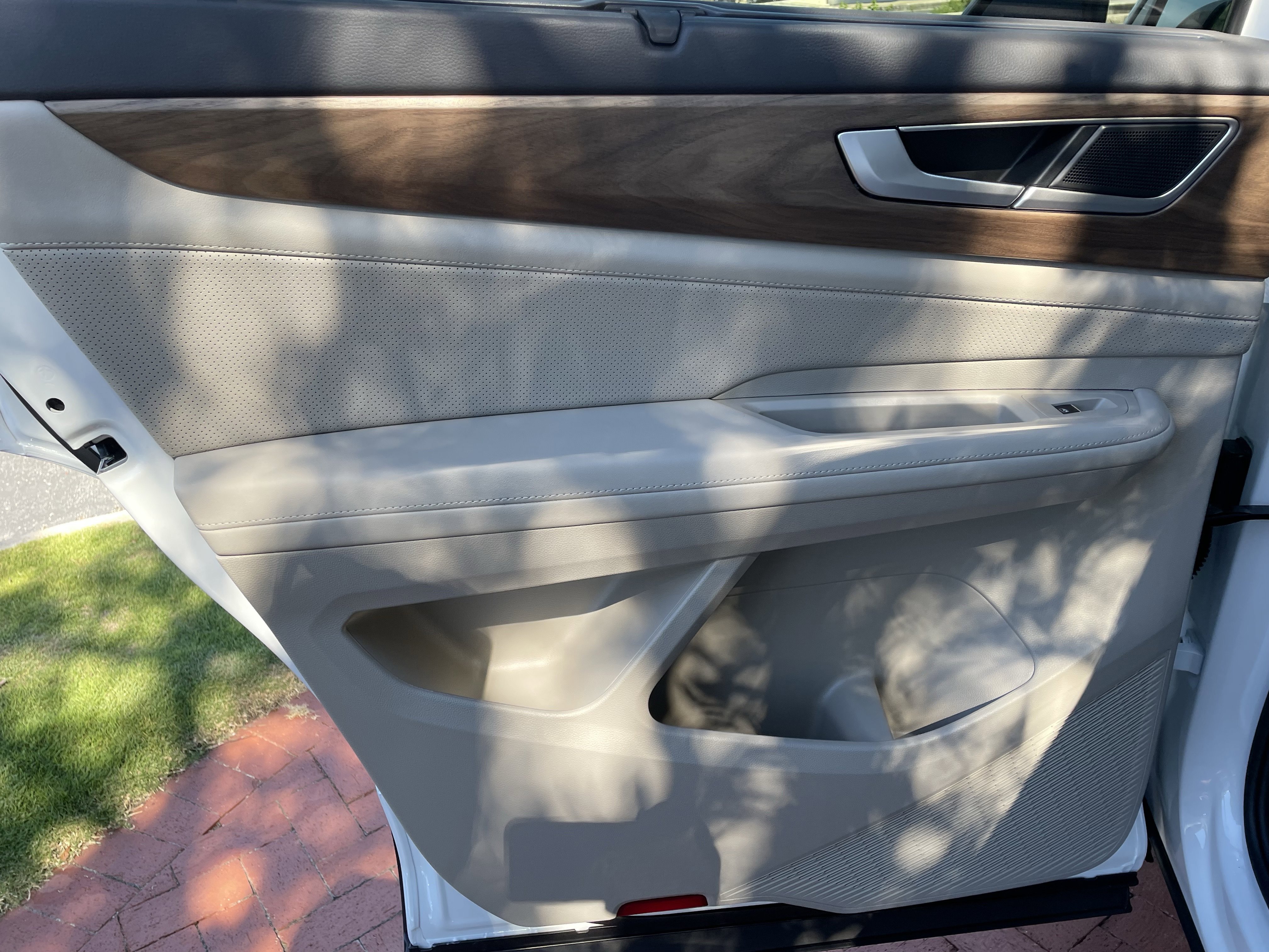 New 2026 Volkswagen Atlas SE image 11