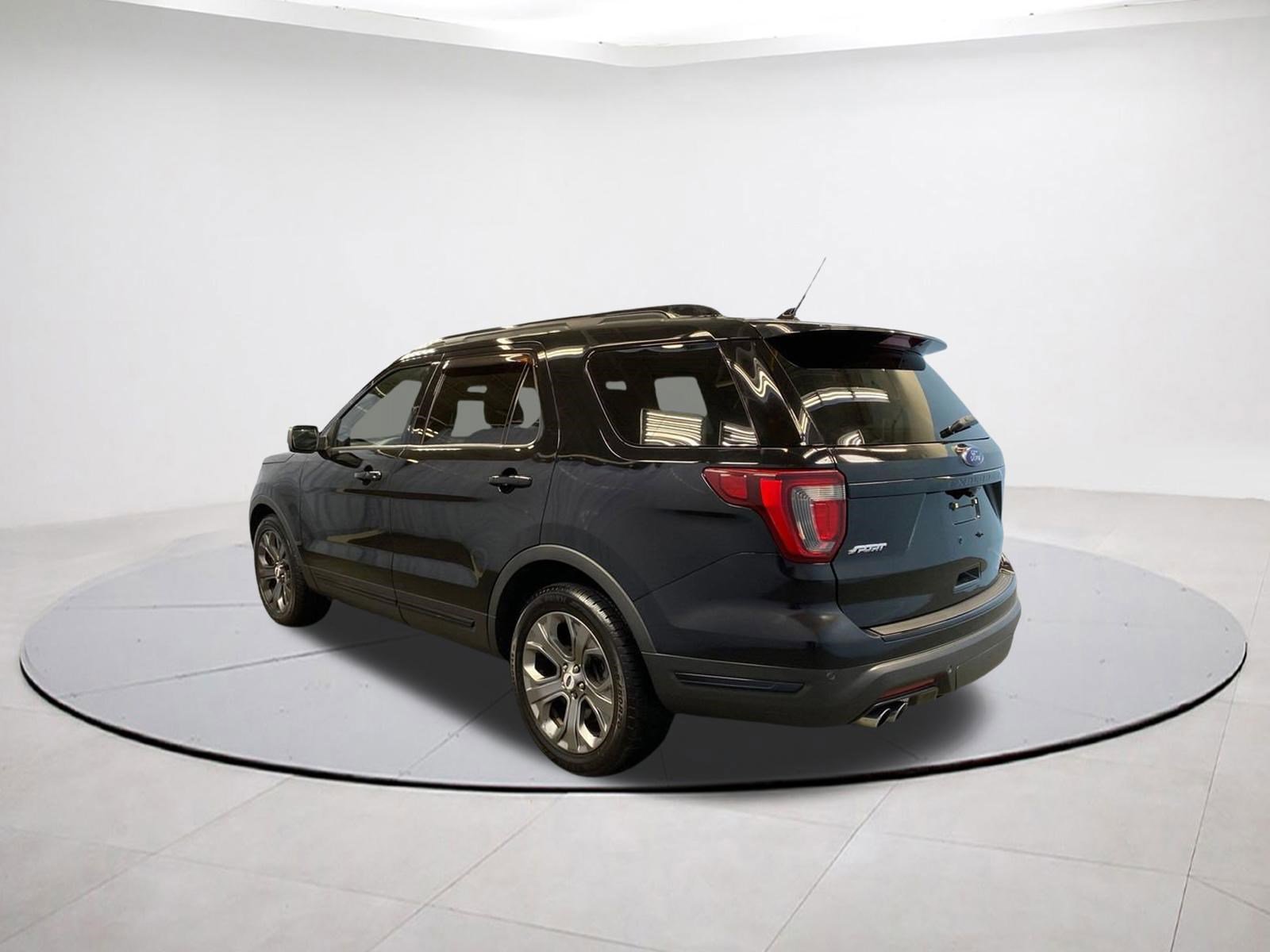 Used 2018 Ford Explorer Sport w/ Equipment Group 401A AWD/4WD image 4