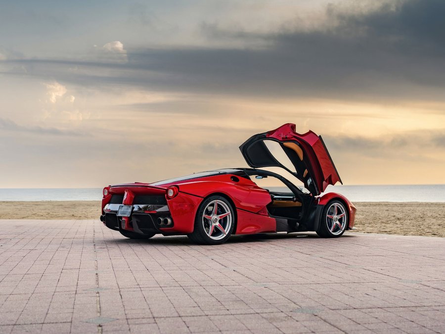 Used 2015 Ferrari LaFerrari image 13