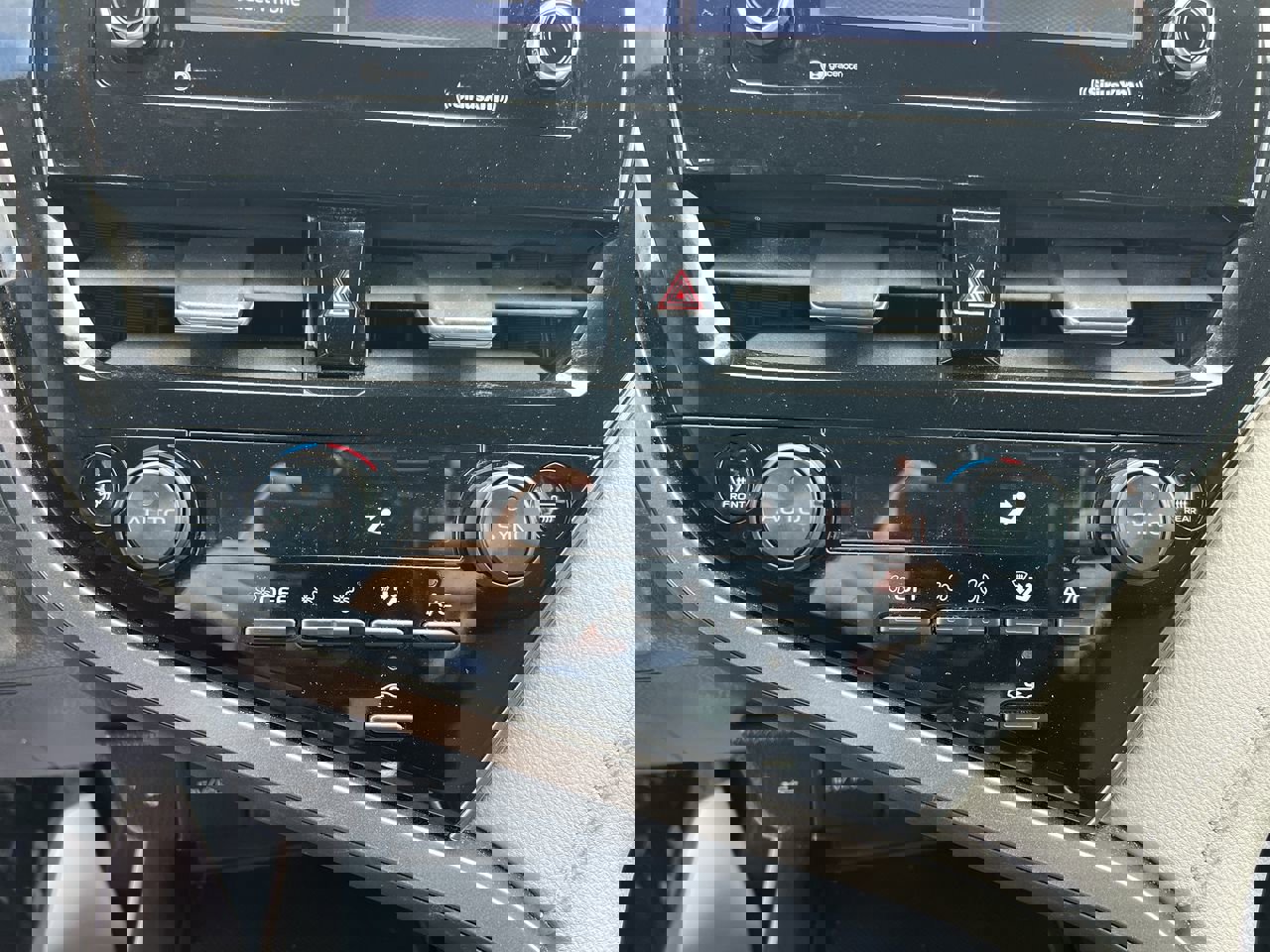 Used 2023 Toyota Camry LE image 29