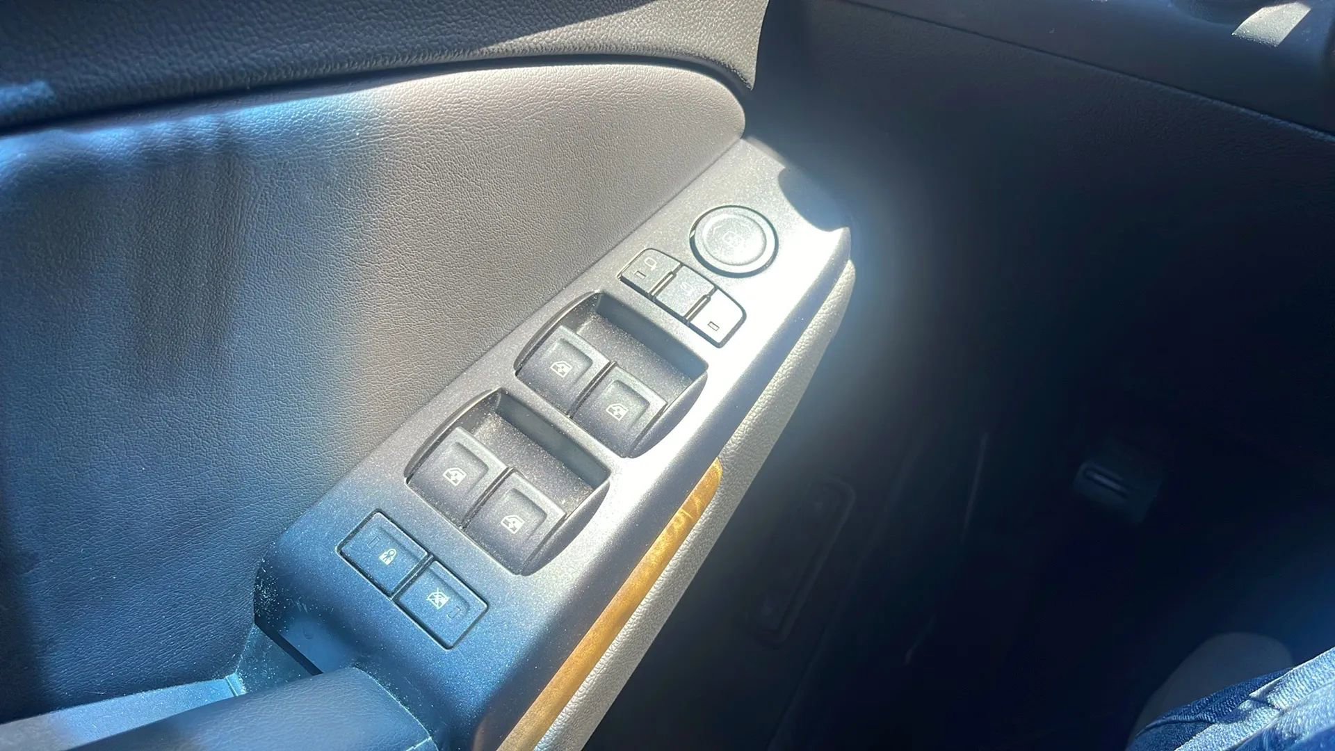 Used 2017 GMC Yukon Denali w/ Open Road Package image 16