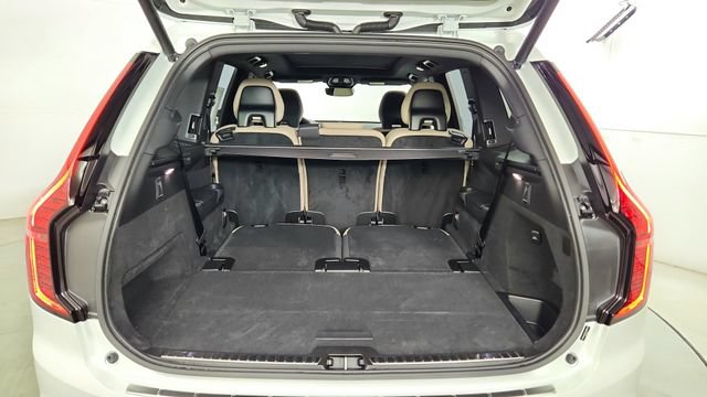 Used 2026 Volvo XC90 B6 Plus w/ Protection Package AWD/4WD image 46