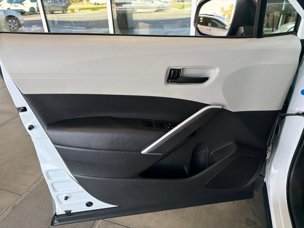 Used 2024 Toyota Corolla Cross L FWD image 17