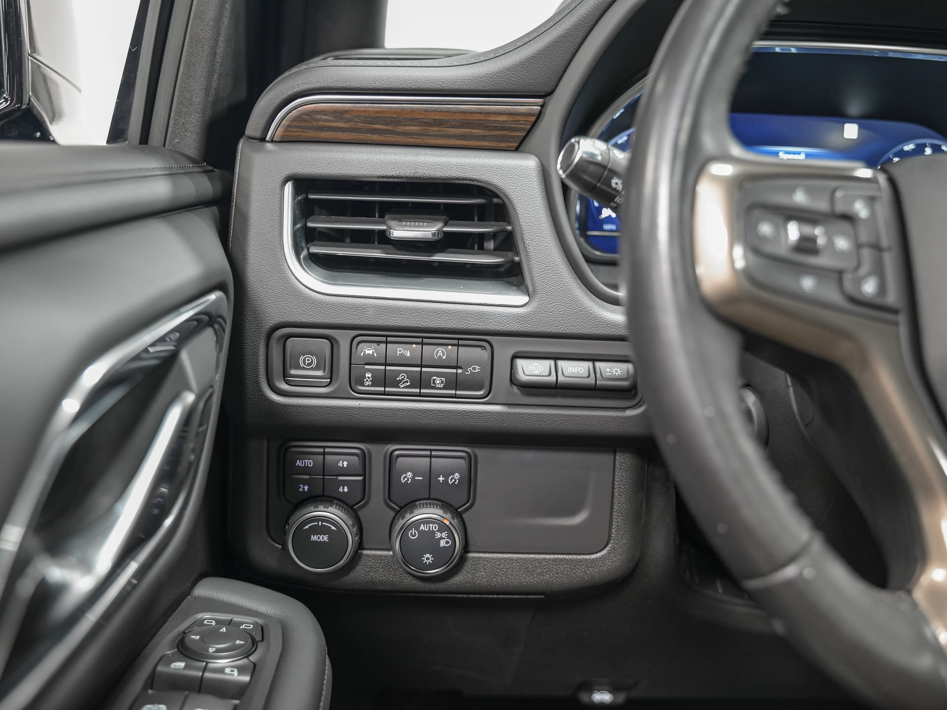 Used 2022 Chevrolet Tahoe High Country AWD/4WD image 18