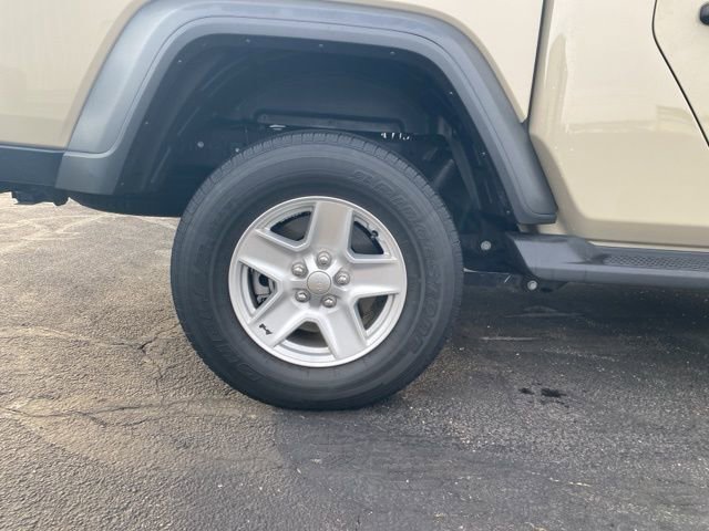 Used 2020 Jeep Gladiator Sport w/ Quick Order Package 24S image 9