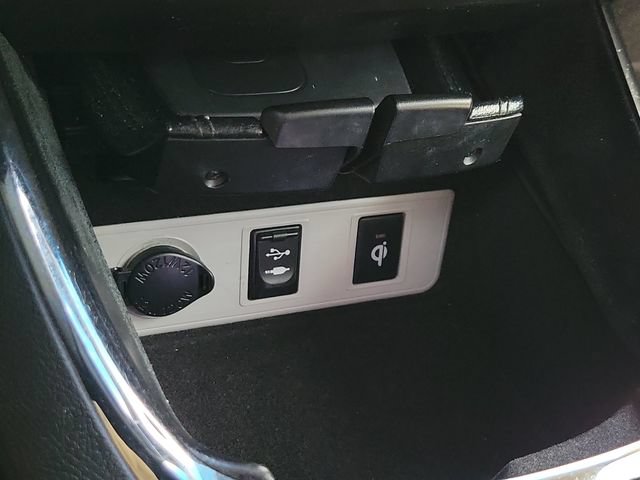 Used 2016 Toyota Avalon Limited w/ Toyota Safety Sense Package FWD image 26
