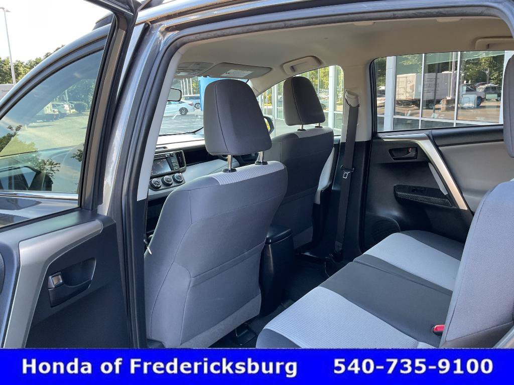 Used 2015 Toyota RAV4 LE AWD/4WD image 29