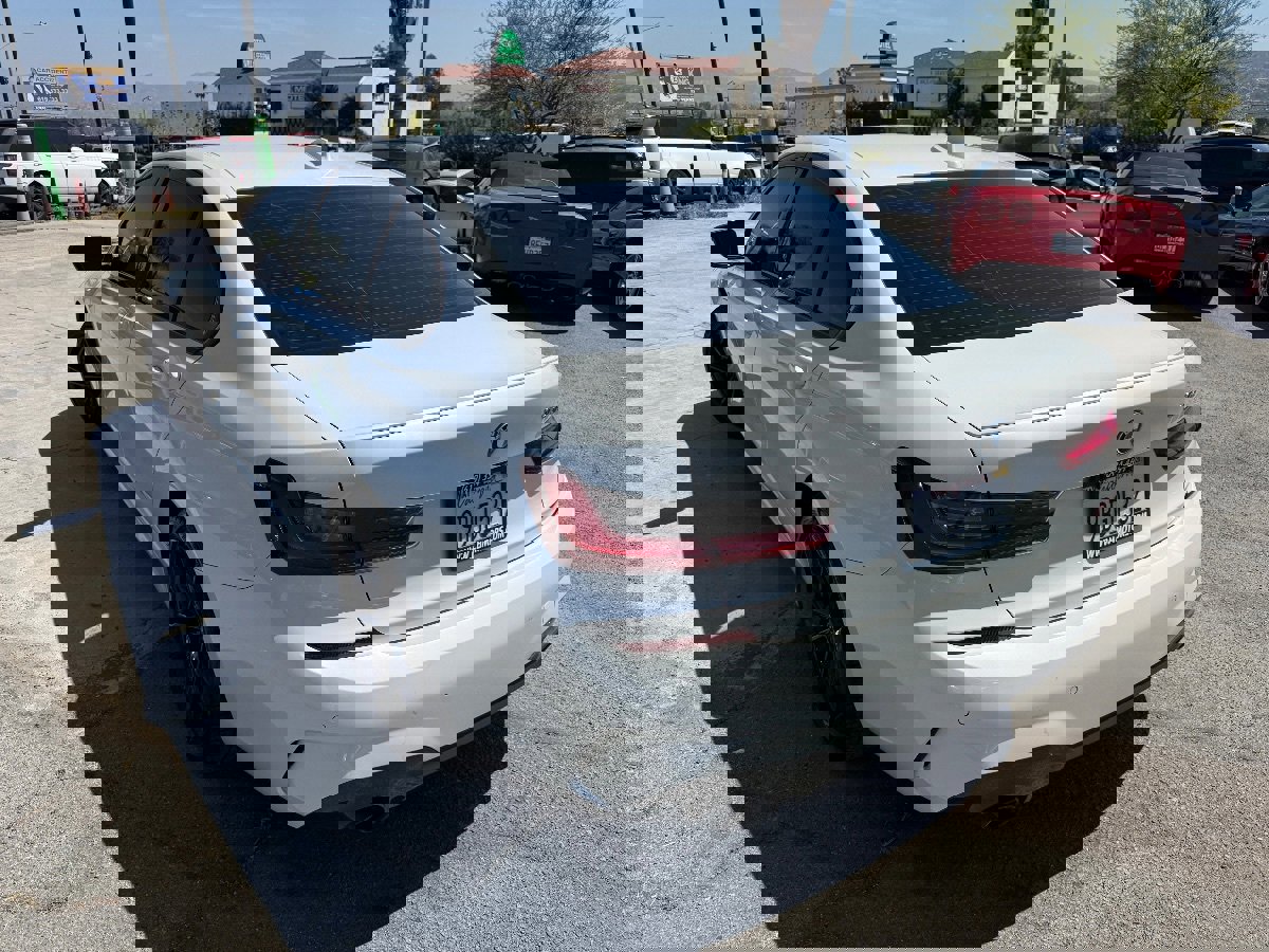 Used 2022 BMW 330e w/ M Sport Package image 5