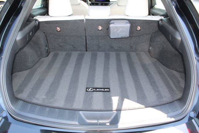 Certified 2024 Lexus UX 250h FWD image 8