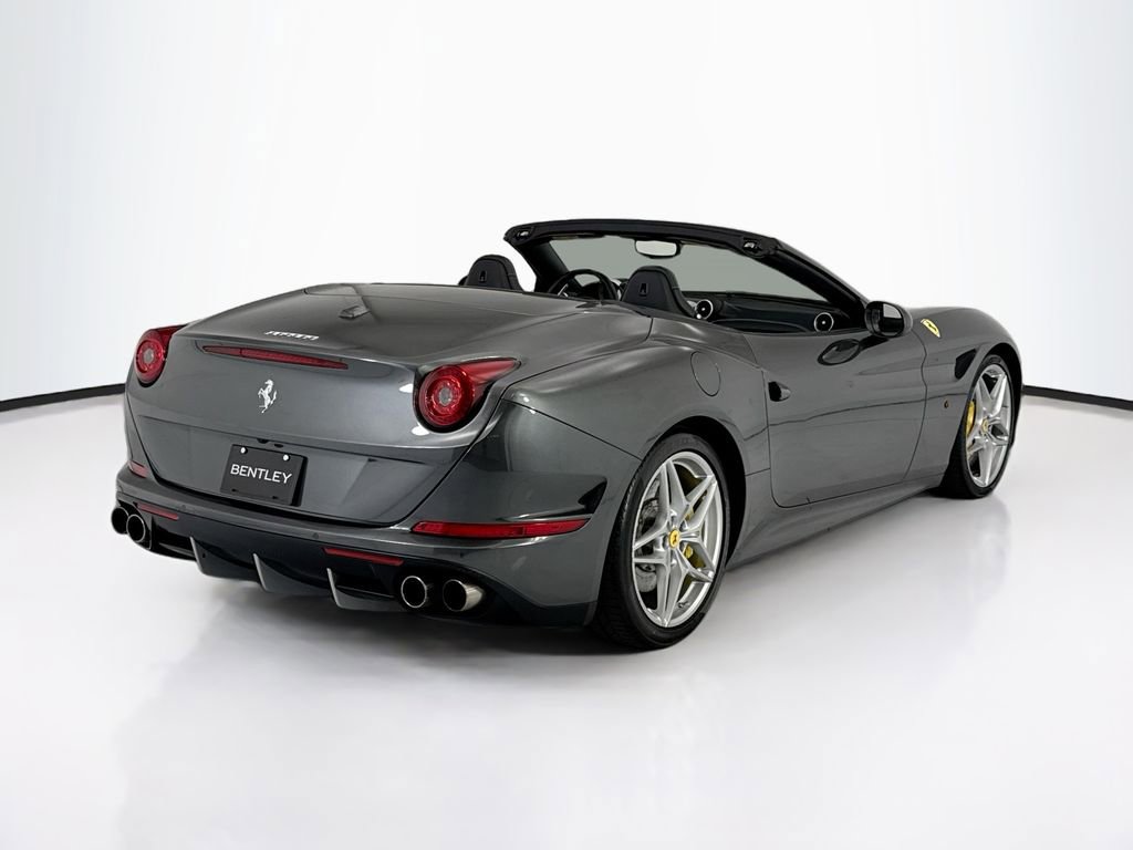 Used 2015 Ferrari California T RWD image 5