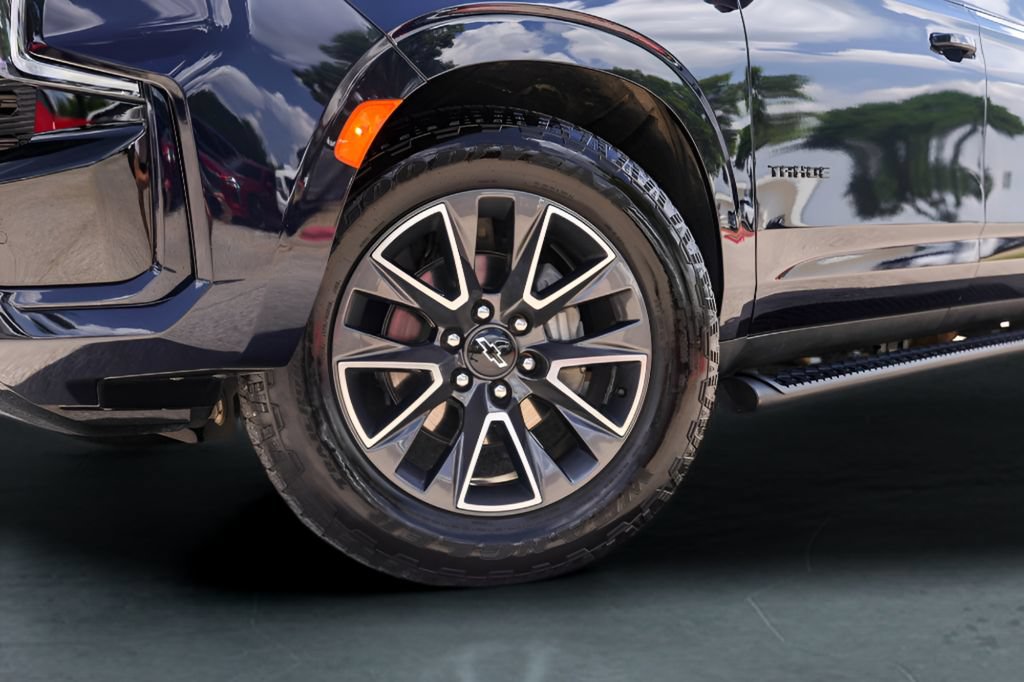 Used 2023 Chevrolet Tahoe Z71 w/ Z71 Off-Road Package AWD/4WD image 4