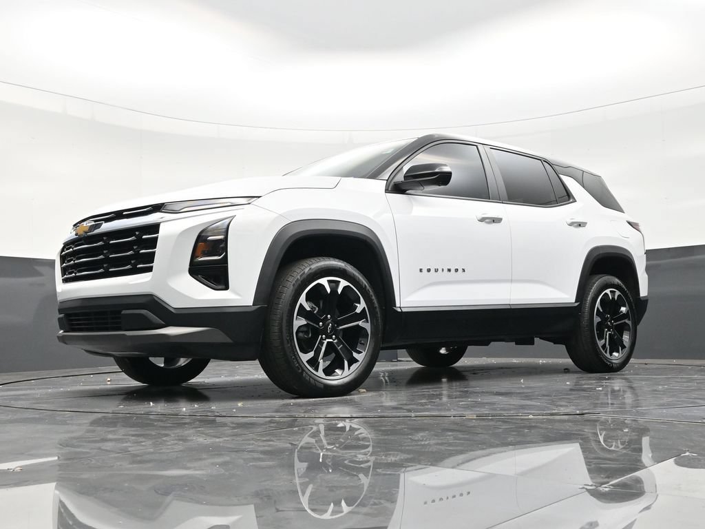 Used 2025 Chevrolet Equinox LT w/ Safety and Technology Package FWD image 21