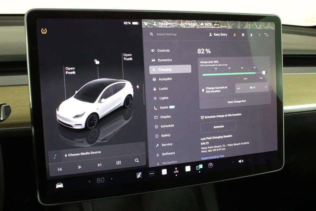 Used 2022 Tesla Model Y Long Range image 20