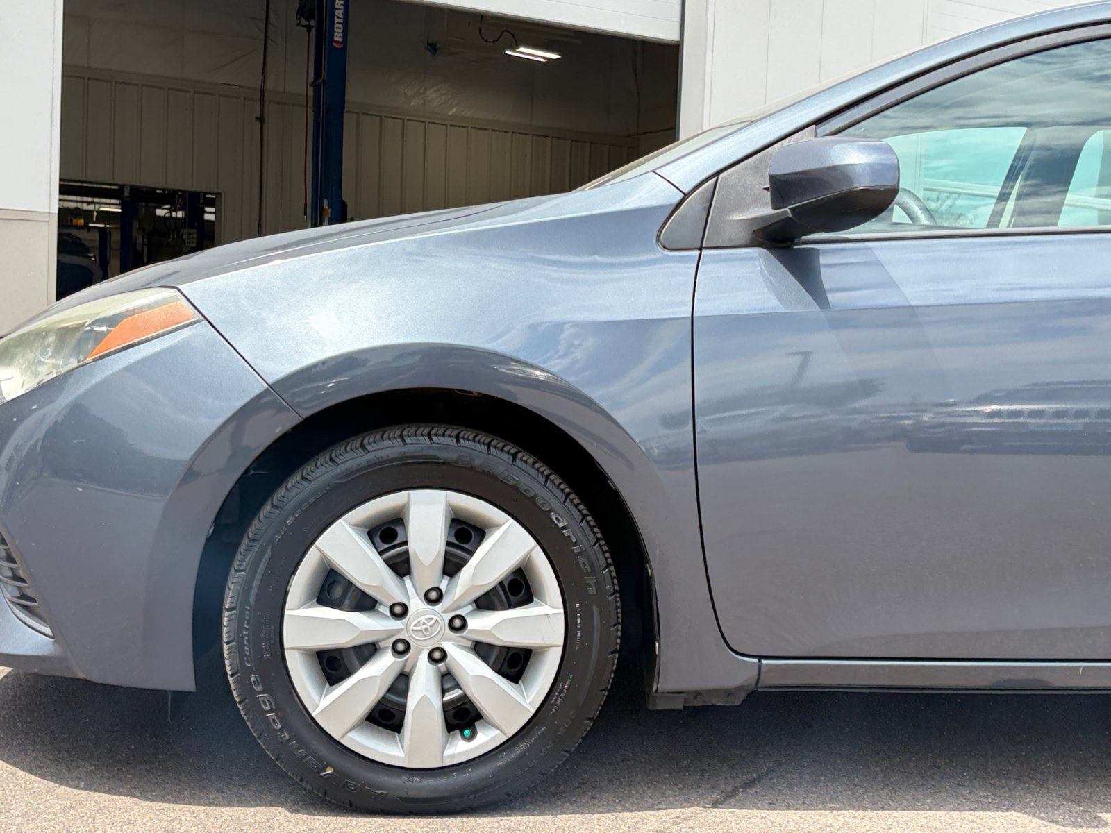 Used 2016 Toyota Corolla LE FWD image 10