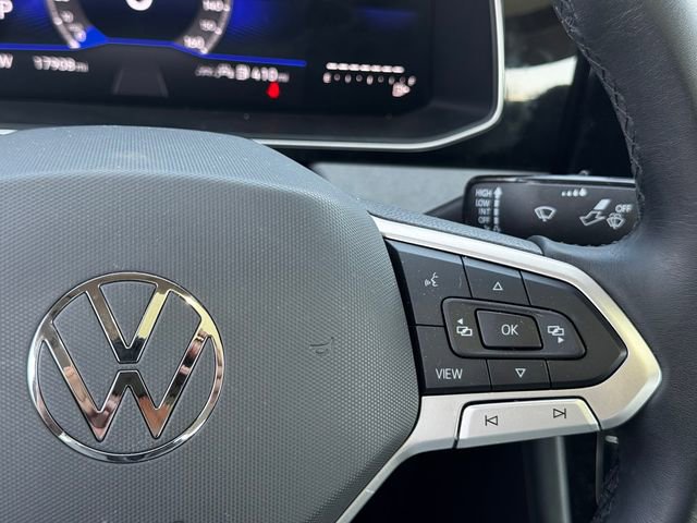 Used 2025 Volkswagen Jetta SE image 25