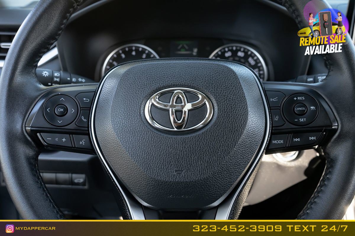 Used 2021 Toyota RAV4 XLE Premium FWD image 23