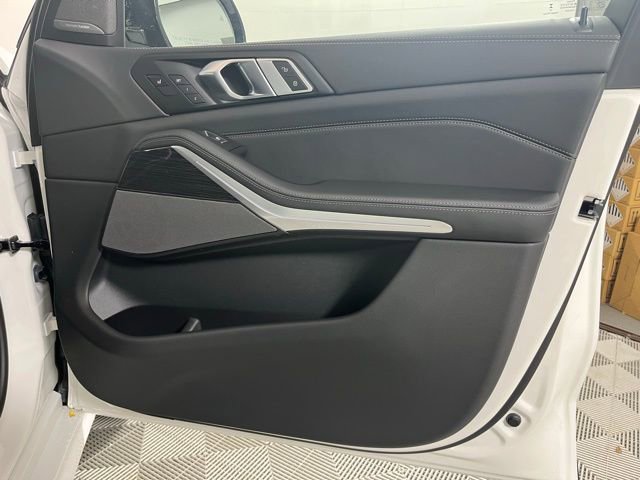 Used 2026 BMW X7 M60i image 24