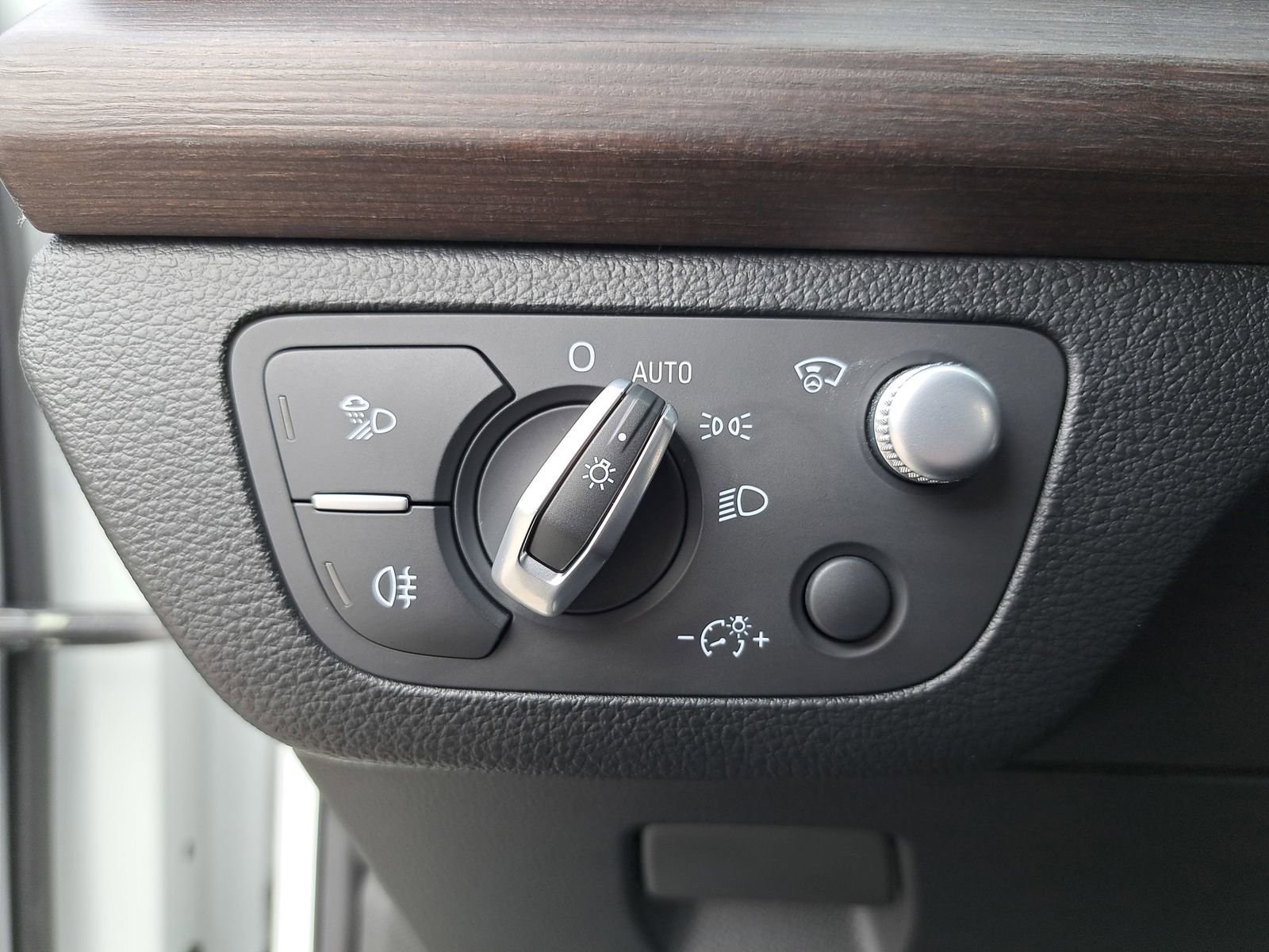 Used 2023 Audi Q5 2.0T Prestige w/ Prestige Package image 29