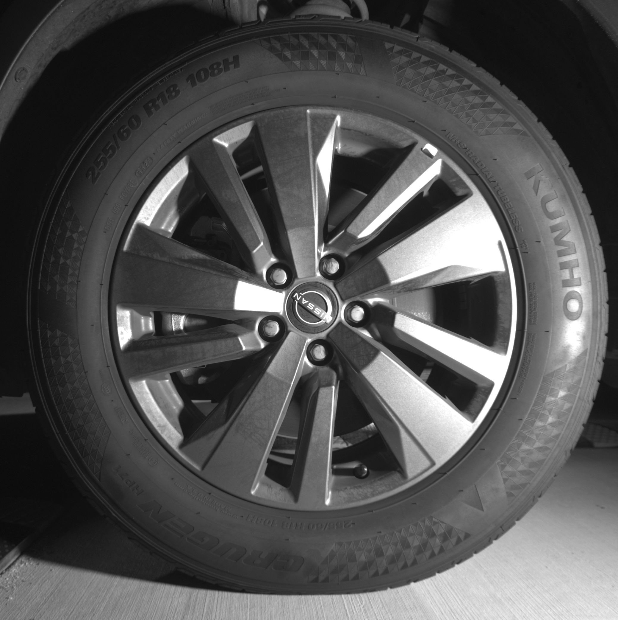 Used 2025 Nissan Pathfinder SV FWD image 12