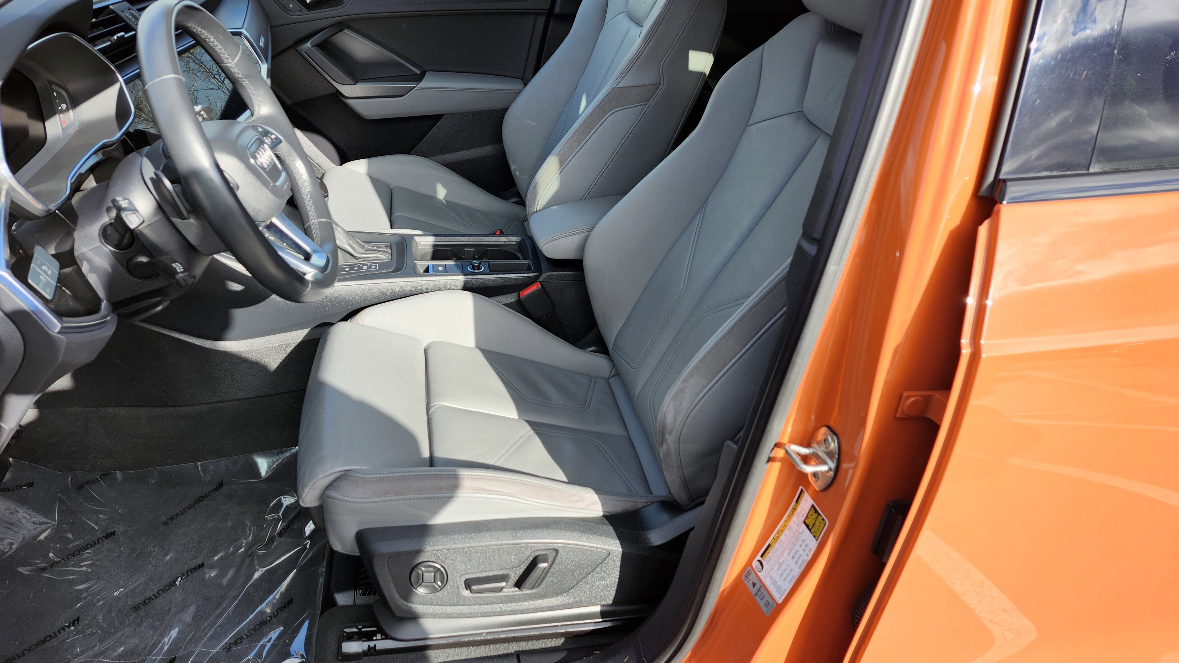 Used 2022 Audi Q3 2.0T Premium Plus w/ Premium Plus Package image 25