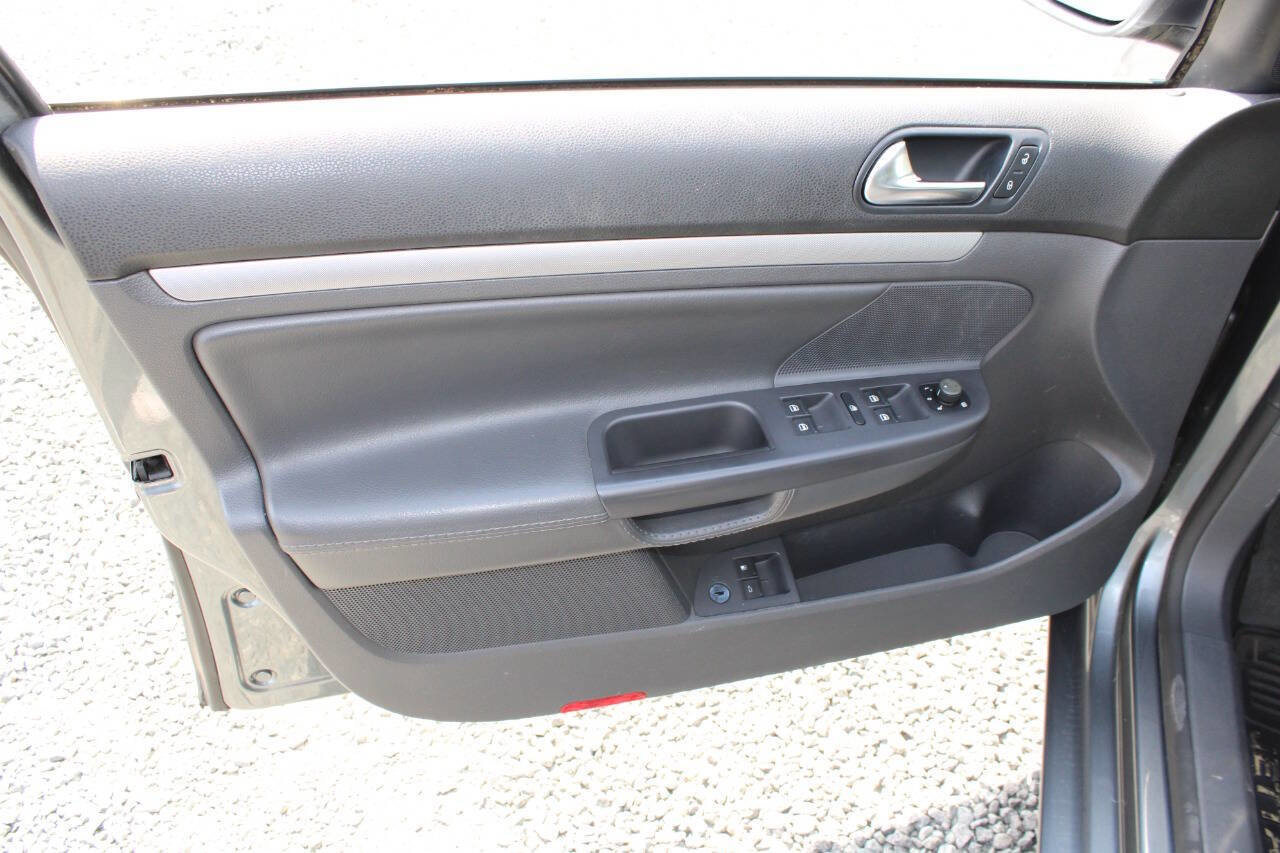 Used 2009 Volkswagen Jetta SE FWD image 19