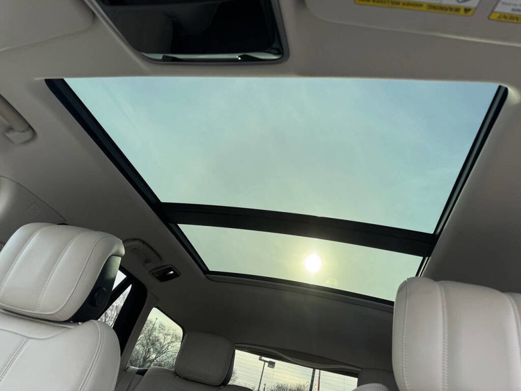 Used 2019 Land Rover Range Rover image 7
