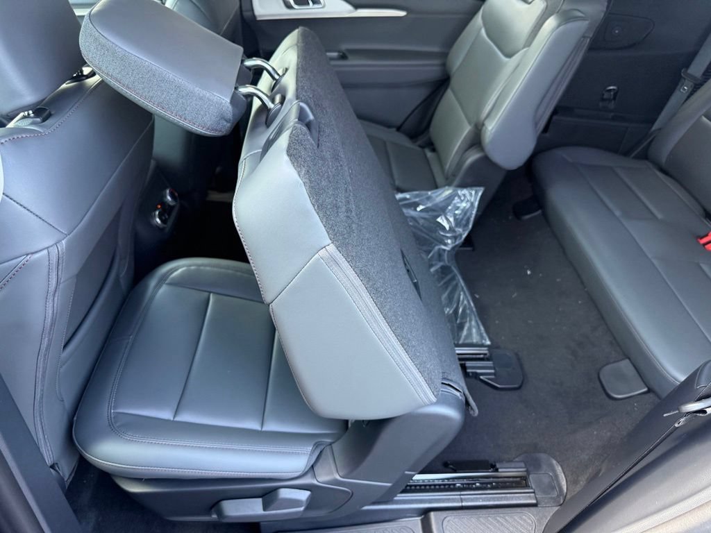 New 2026 Ford Explorer Active w/ Active Comfort Package AWD/4WD image 32