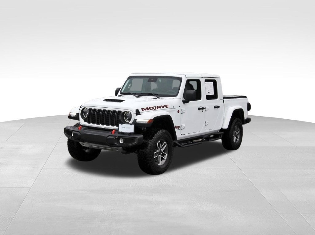 Used 2025 Jeep Gladiator Mojave w/ Convenience Group AWD/4WD image 2