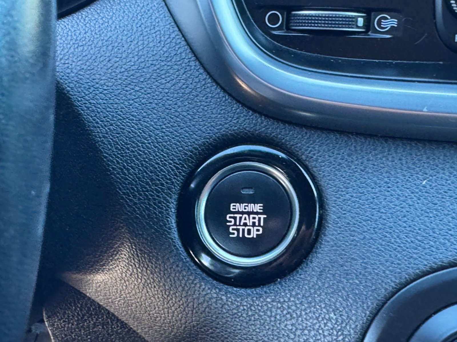 Used 2016 Kia Sorento SX w/ SXL Technology Package image 32