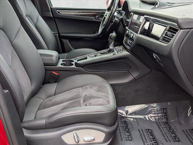 Used 2020 Porsche Macan image 21