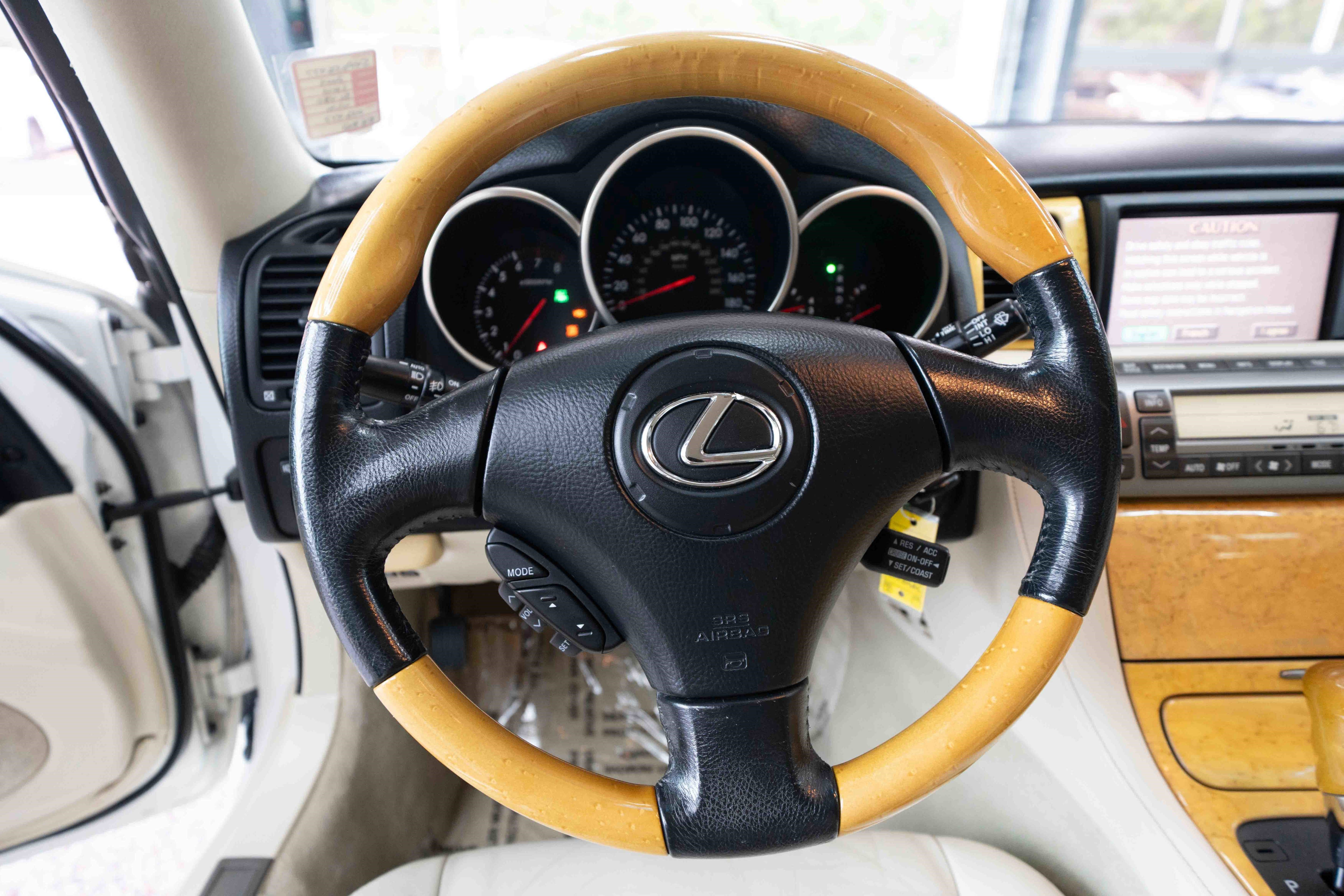 Used 2004 Lexus SC 430 Convertible image 21