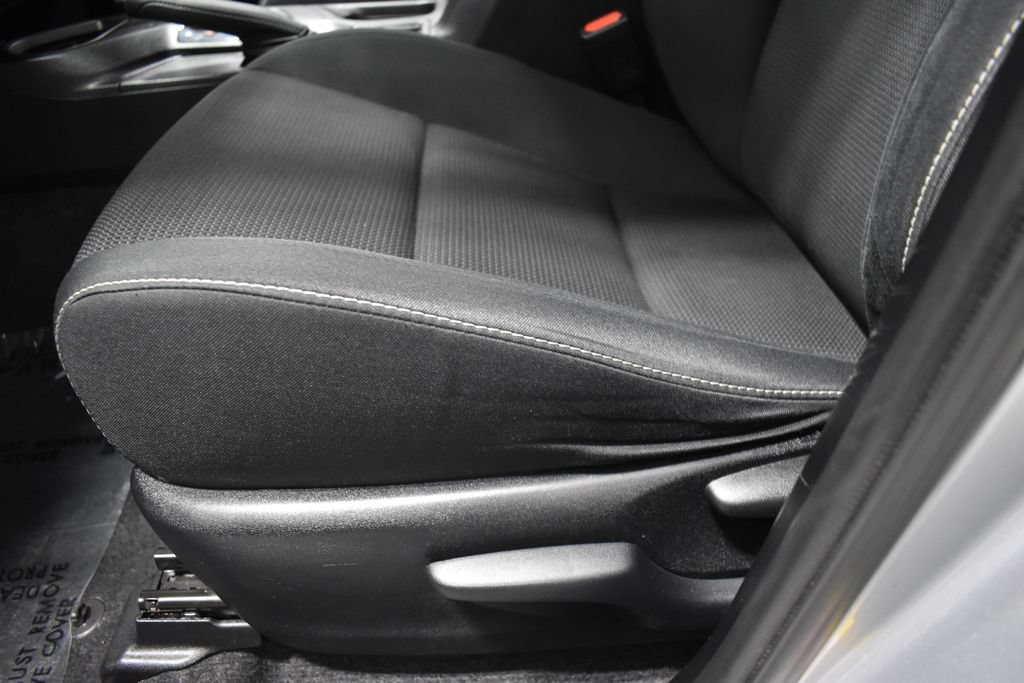 Used 2018 Toyota RAV4 XLE w/ Plus Extra Value Package FWD image 19
