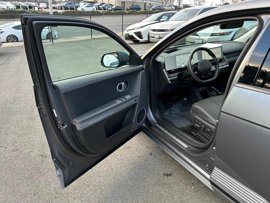 Used 2024 Hyundai Ioniq 5 Limited image 9