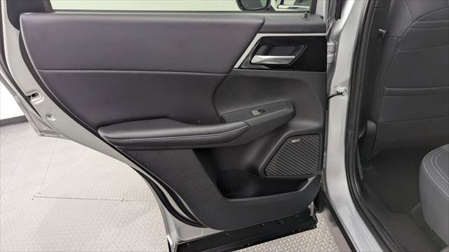 Used 2026 Mitsubishi Outlander SE AWD/4WD image 16