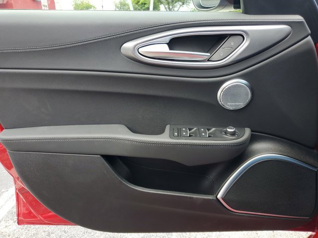 New 2023 Alfa Romeo Giulia Veloce image 11