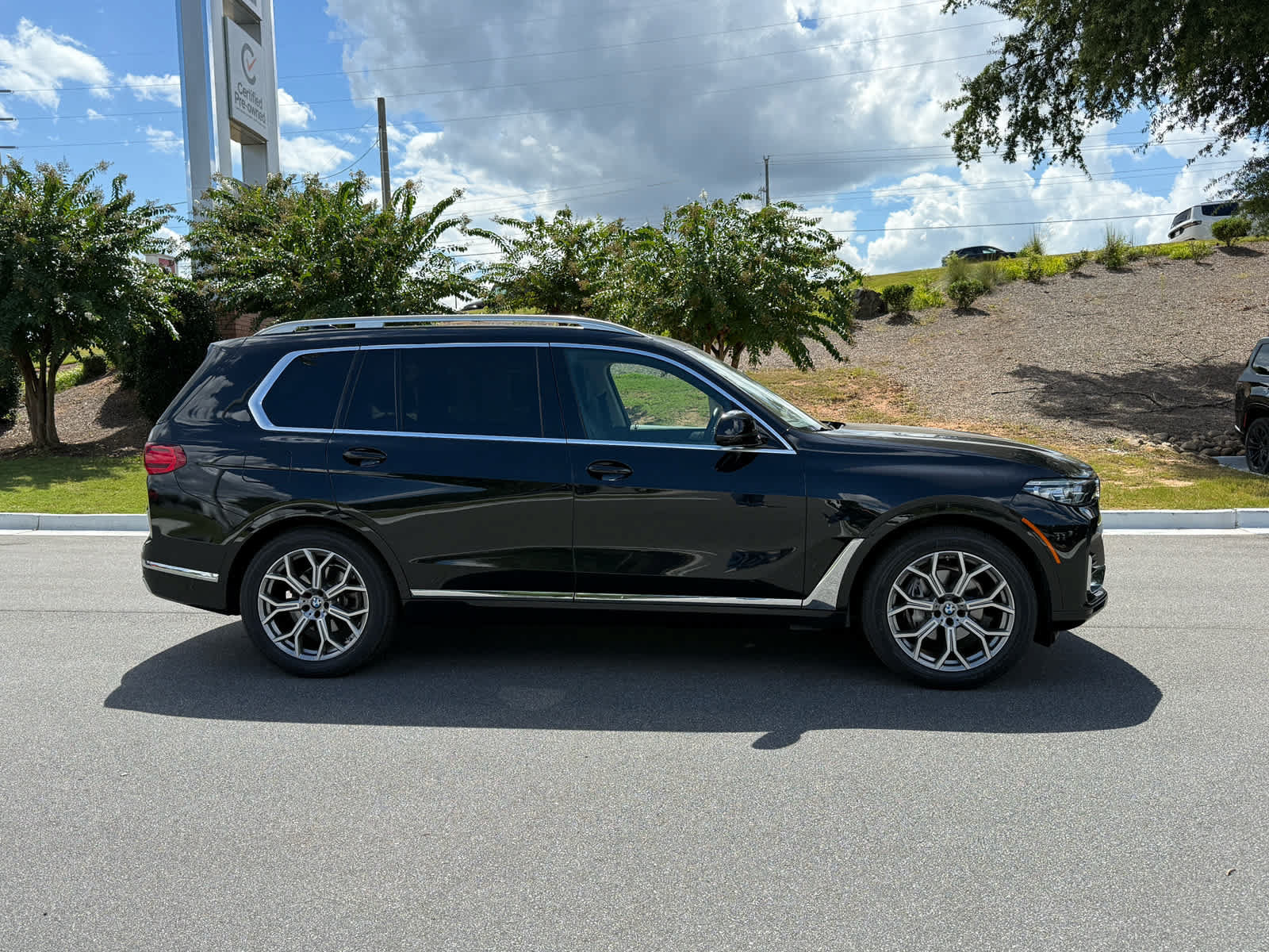 Used 2022 BMW X7 xDrive40i w/ Premium Package AWD/4WD image 6