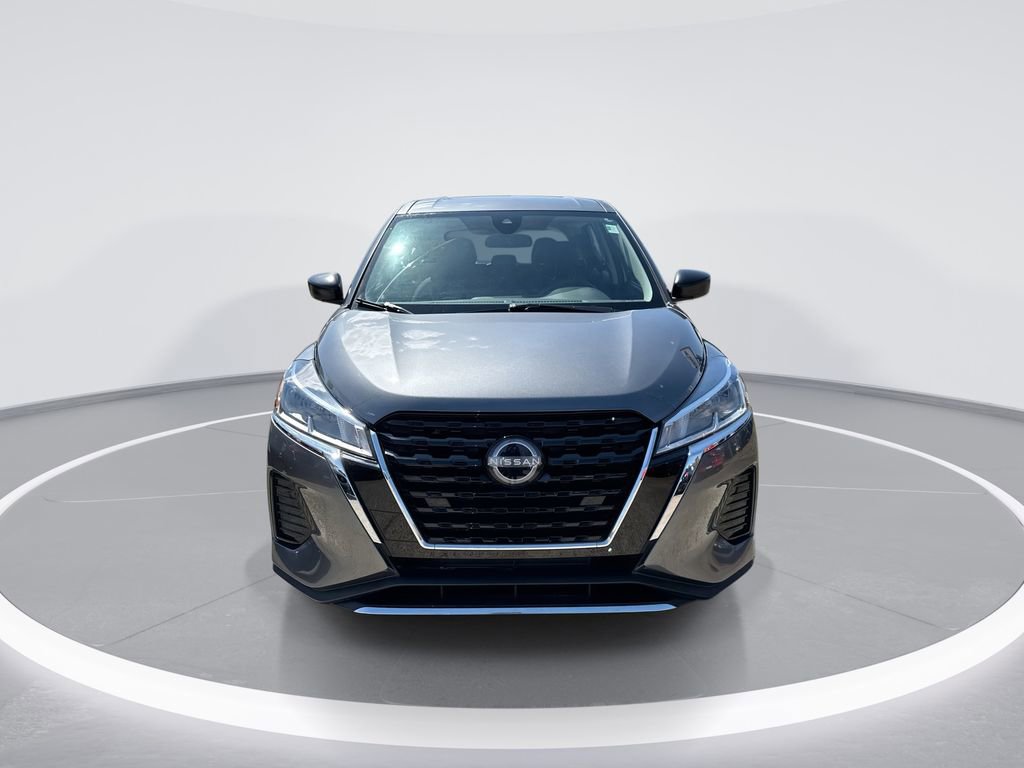 Used 2023 Nissan Kicks S image 3
