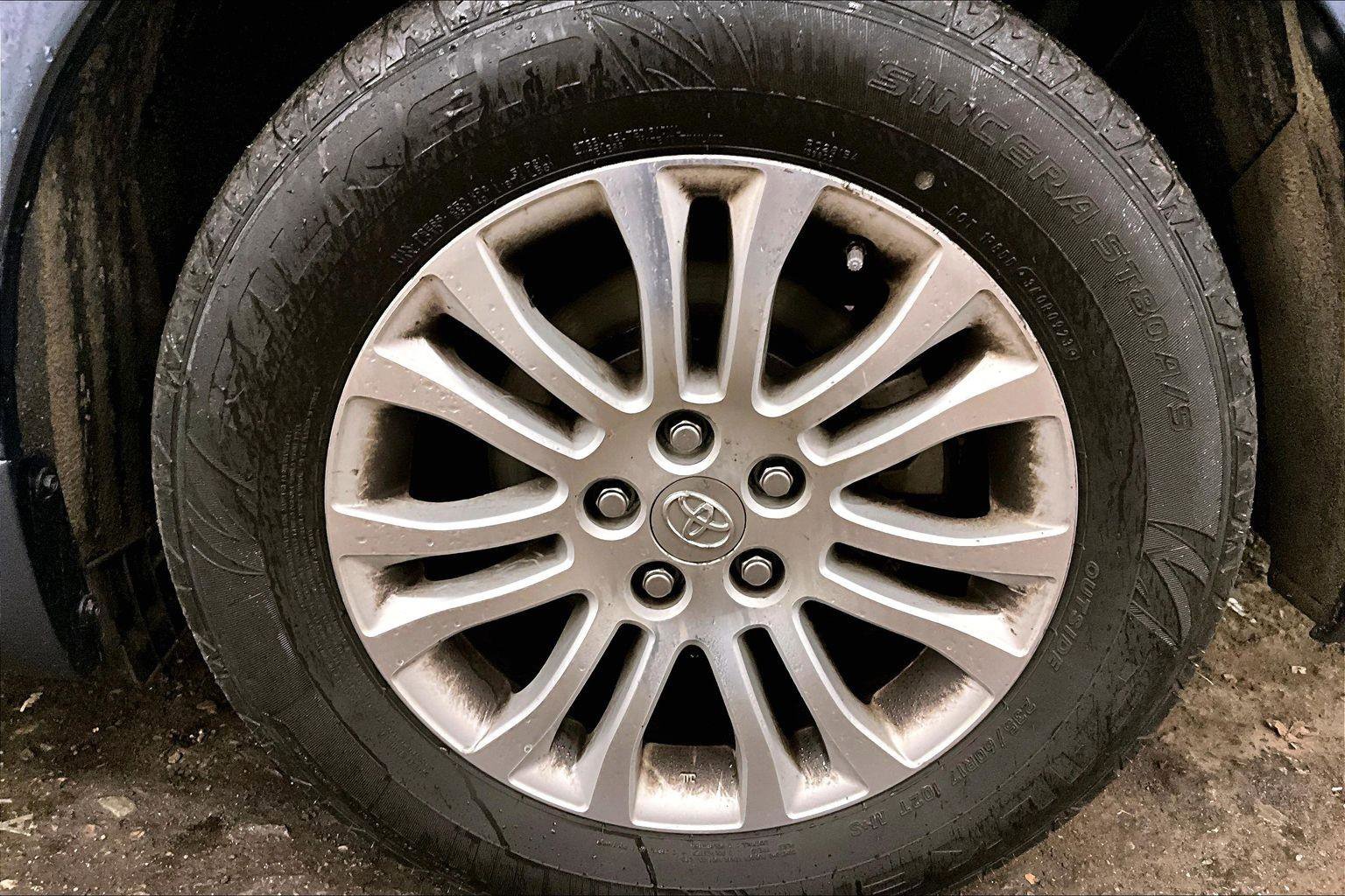 Used 2014 Toyota Sienna XLE image 9