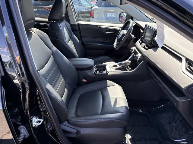 Used 2021 Toyota RAV4 XLE Premium image 9
