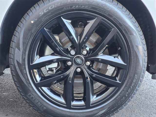 New 2025 Land Rover Range Rover Velar Dynamic SE image 11